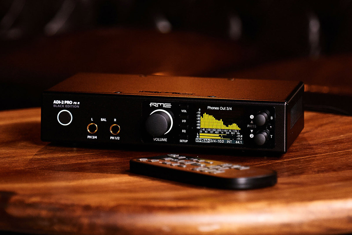 RME -  ADI-2 Pro FS R Black Edition